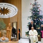 El árbol y el Nacimiento, símbolos de una Iglesia en la que hay lugar para todos